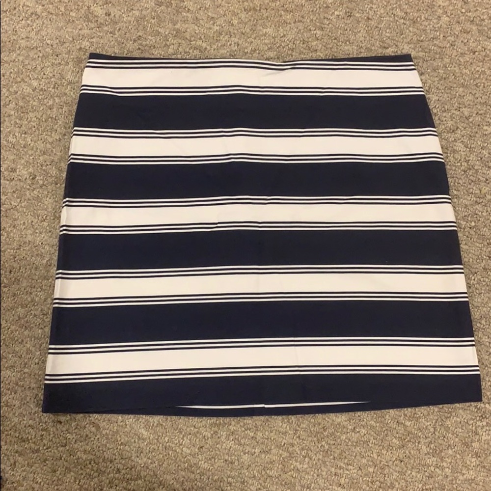 Navy / cream striped Vineyard Vines skirt